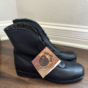 Maxine Of Canada Aquatan Shearling Lined Black Ankle Waterproof Boots Size 10